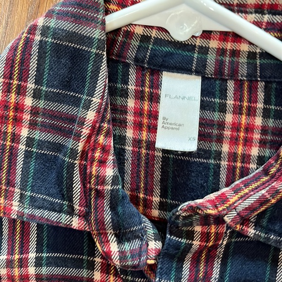 American Apparel plaid flannel - perfect for fall - Picture 2 of 2